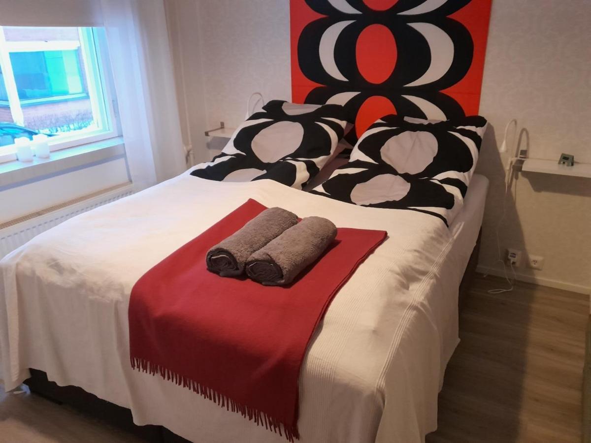 Mukava Saunallinen Kaksio Omalla Sisaeaenkaeynnillae Ja Ilmaisella Autopaikalla Kuopio Exterior photo