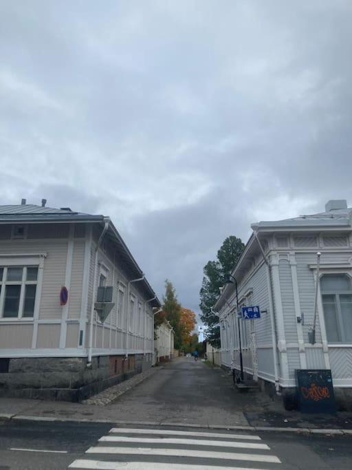 Mukava Saunallinen Kaksio Omalla Sisaeaenkaeynnillae Ja Ilmaisella Autopaikalla Kuopio Exterior photo